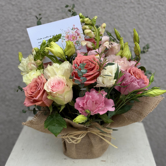 Arreglo Floral Mixto -Flor de Liz