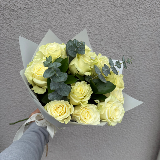 Ramo  12 Rosas Blancas