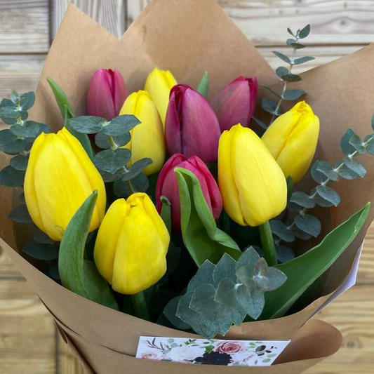 Ramo 10 Tulipanes